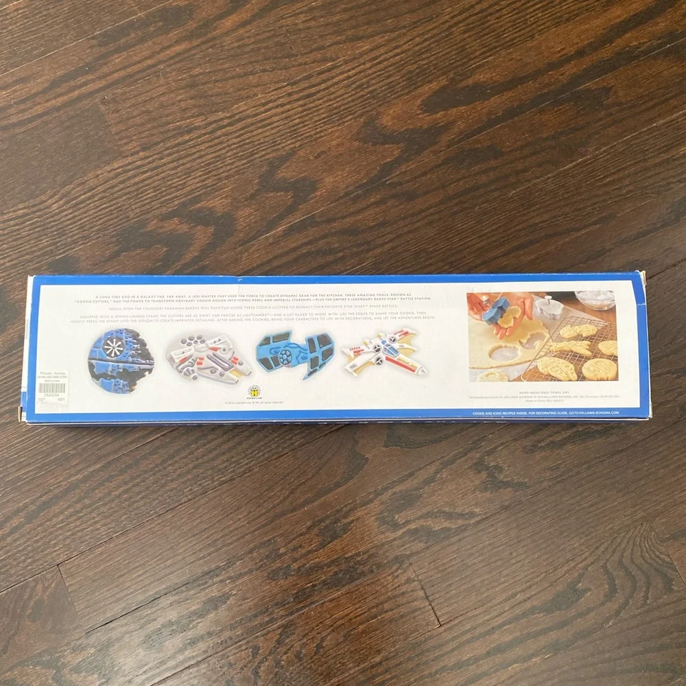 Williams Sonoma Star Wars cookie cutters New in Box